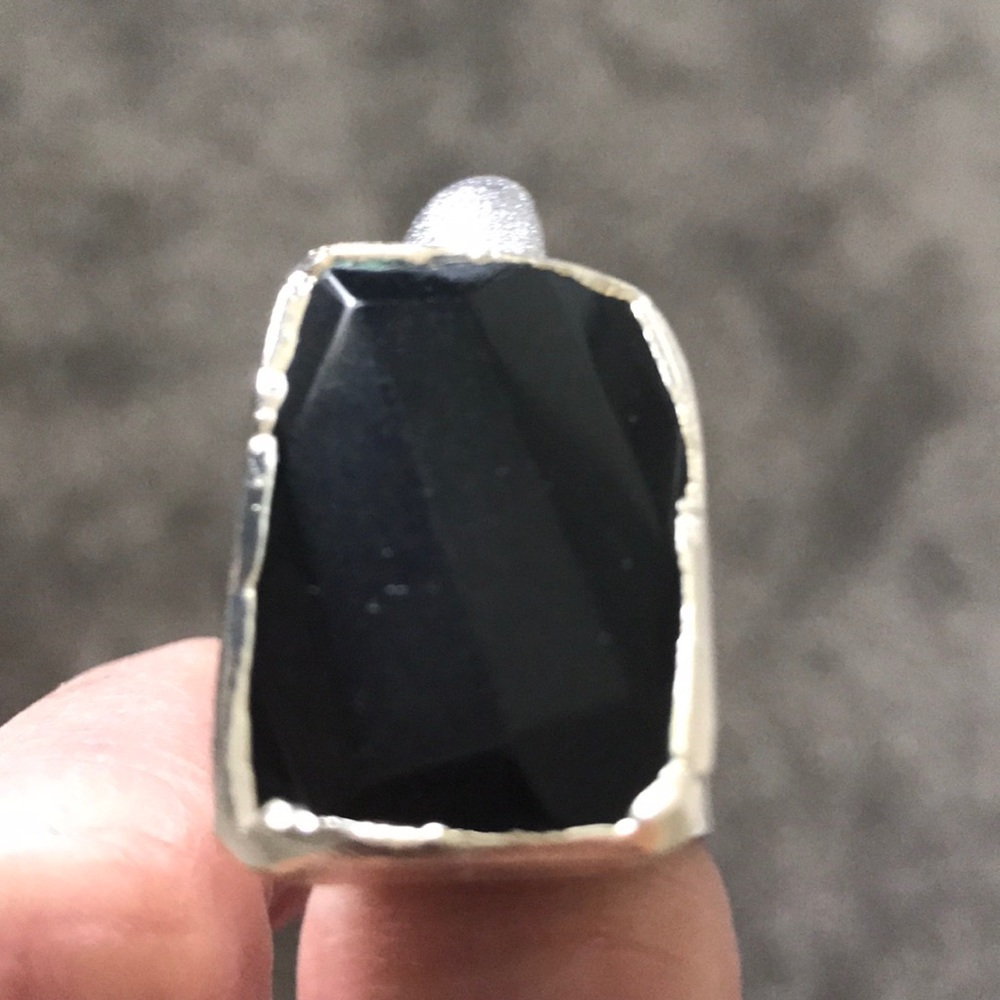 NWOT BLACK ONYX CHUNKY RING